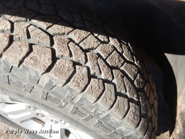 image for item DJ1843 2015 Chevrolet Silverado 1500  Crew Cab pickup truck