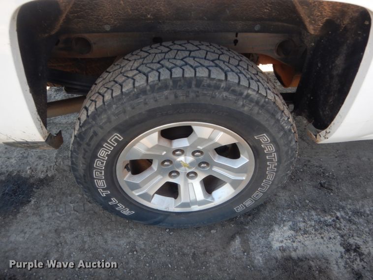 image for item DJ1843 2015 Chevrolet Silverado 1500  Crew Cab pickup truck