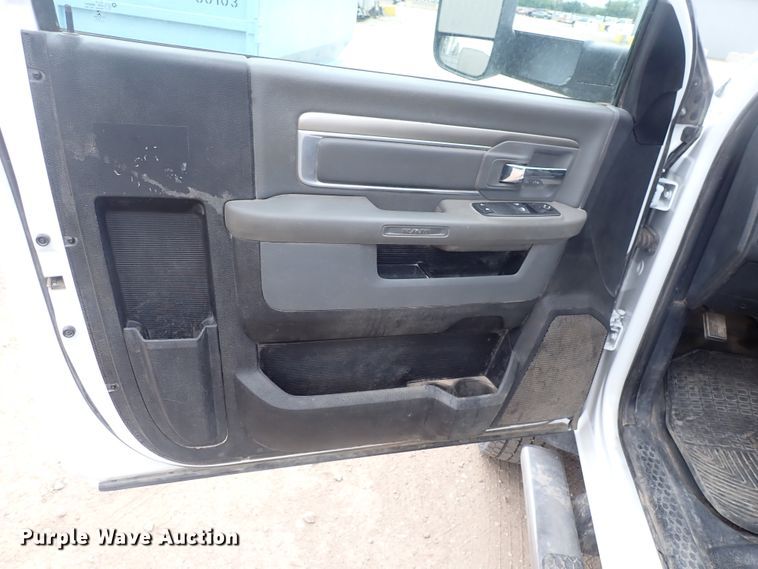 image for item DJ5673 2015 Dodge Ram 5500  truck cab and chassis