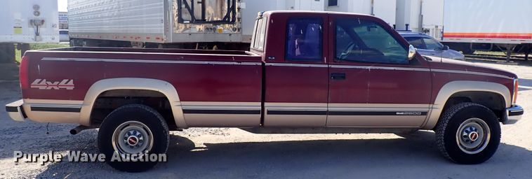 image for item DJ5681 1993 GMC Sierra 2500  Ext. Cab pickup truck