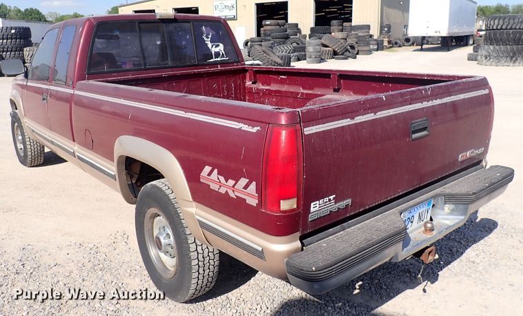 image for item DJ5681 1993 GMC Sierra 2500  Ext. Cab pickup truck