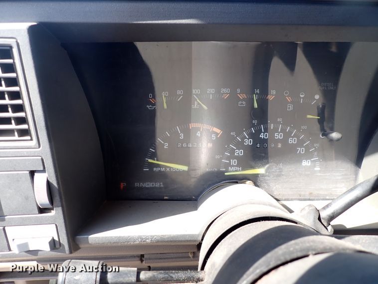 image for item DJ5681 1993 GMC Sierra 2500  Ext. Cab pickup truck