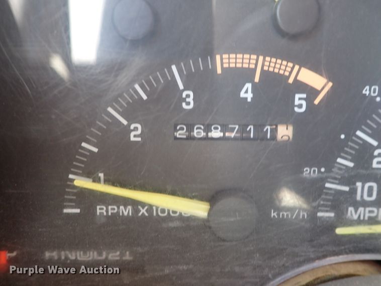 image for item DJ5681 1993 GMC Sierra 2500  Ext. Cab pickup truck