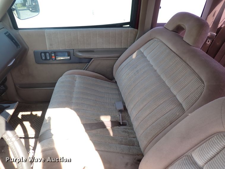 image for item DJ5681 1993 GMC Sierra 2500  Ext. Cab pickup truck