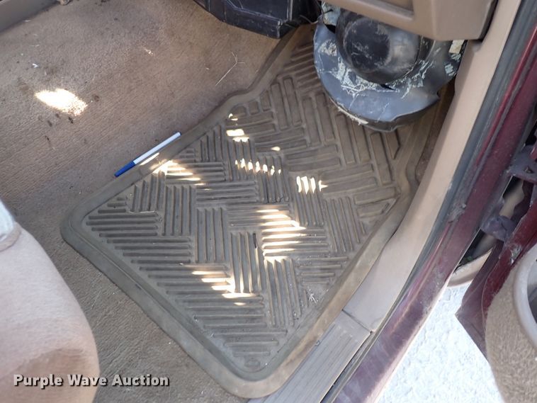 image for item DJ5681 1993 GMC Sierra 2500  Ext. Cab pickup truck