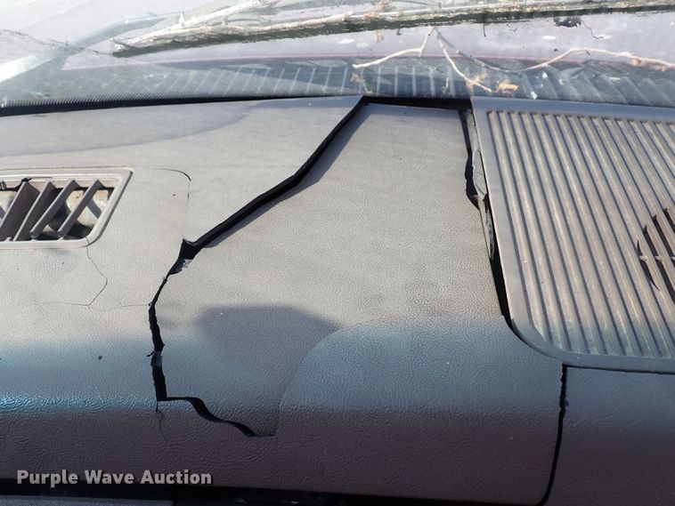 image for item DJ5681 1993 GMC Sierra 2500  Ext. Cab pickup truck