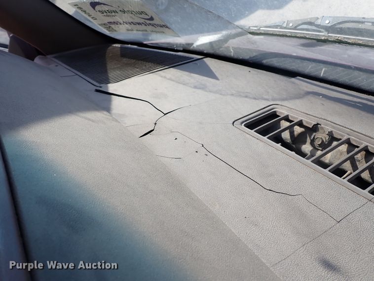 image for item DJ5681 1993 GMC Sierra 2500  Ext. Cab pickup truck