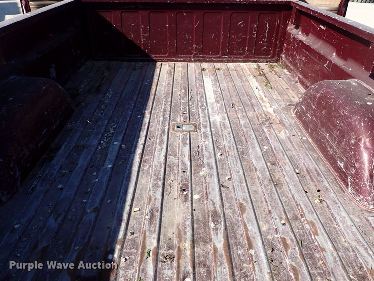 image for item DJ5681 1993 GMC Sierra 2500  Ext. Cab pickup truck