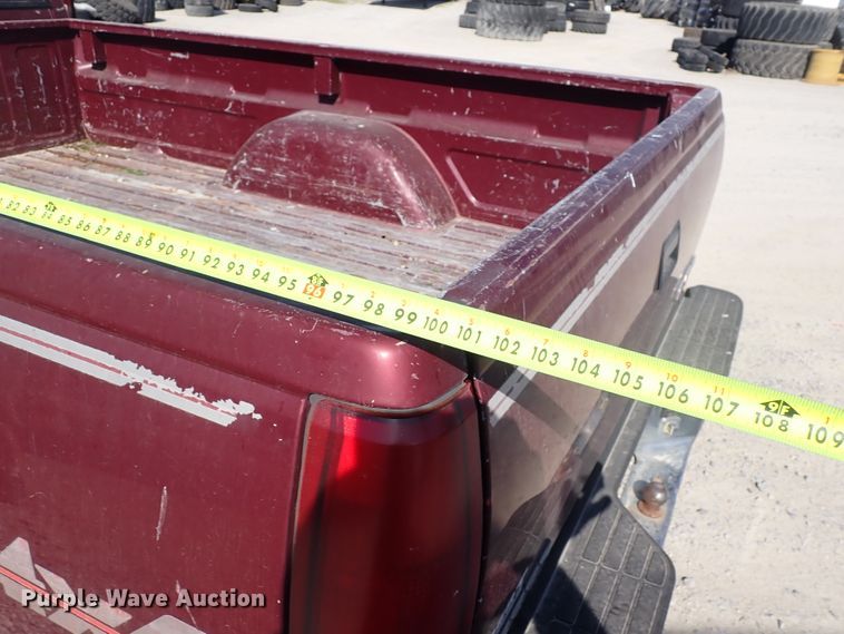 image for item DJ5681 1993 GMC Sierra 2500  Ext. Cab pickup truck