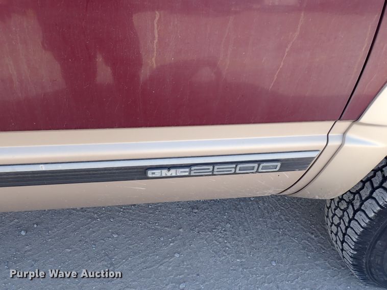 image for item DJ5681 1993 GMC Sierra 2500  Ext. Cab pickup truck