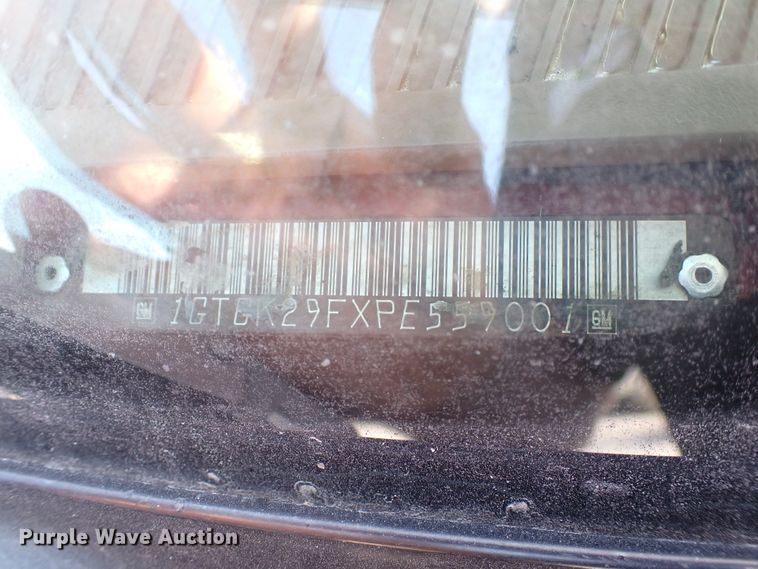 image for item DJ5681 1993 GMC Sierra 2500  Ext. Cab pickup truck