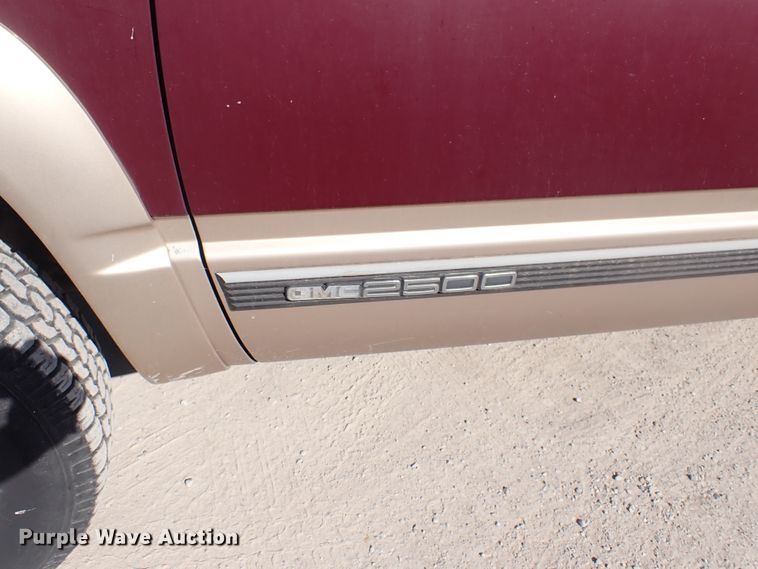 image for item DJ5681 1993 GMC Sierra 2500  Ext. Cab pickup truck