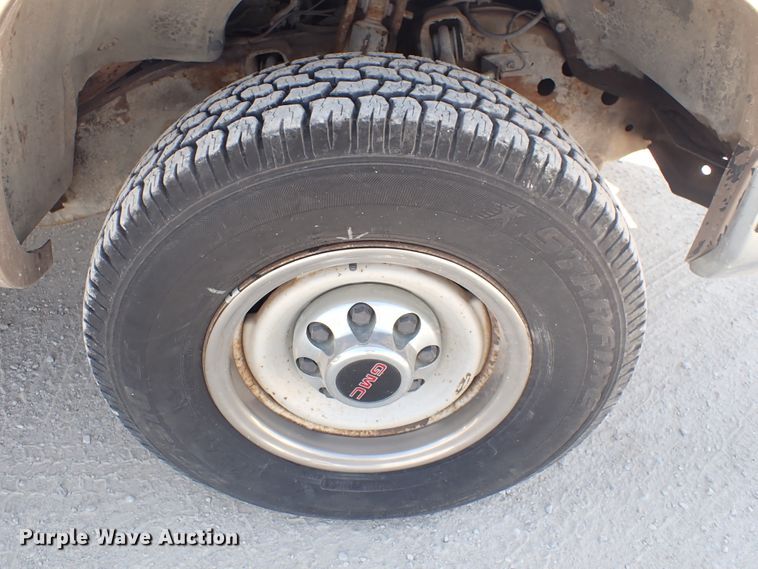 image for item DJ5681 1993 GMC Sierra 2500  Ext. Cab pickup truck