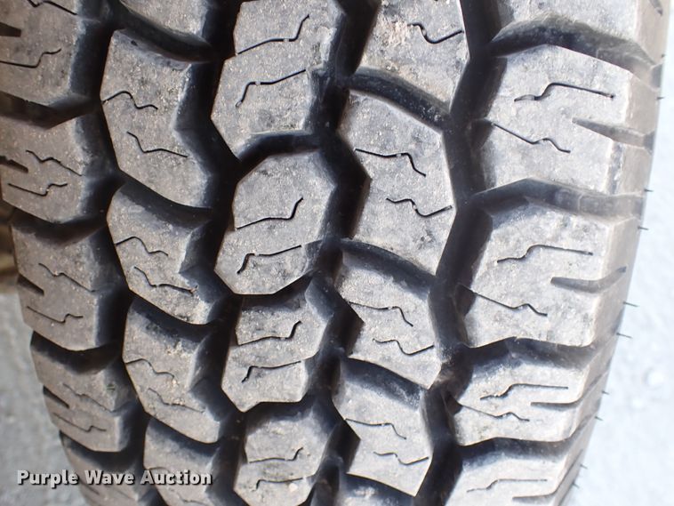 image for item DJ5681 1993 GMC Sierra 2500  Ext. Cab pickup truck