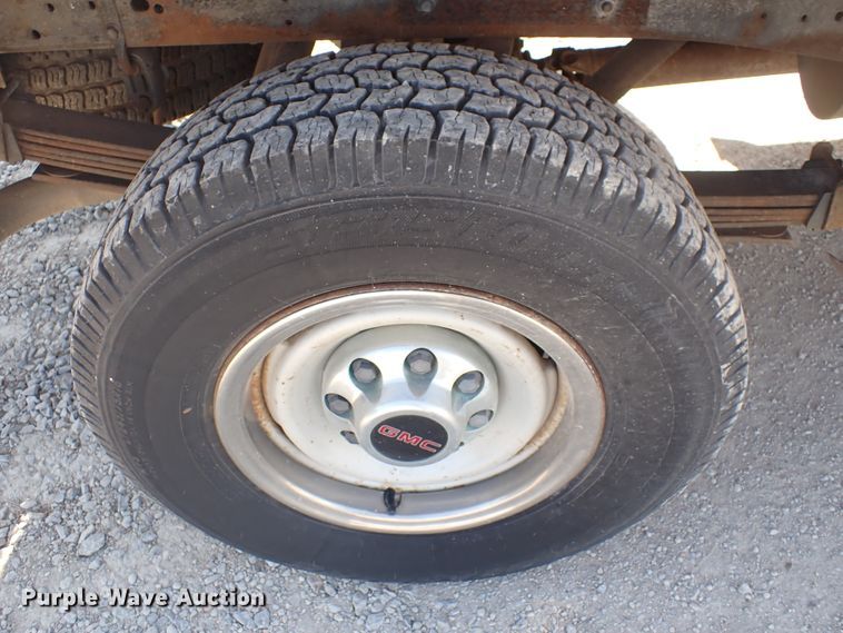 image for item DJ5681 1993 GMC Sierra 2500  Ext. Cab pickup truck