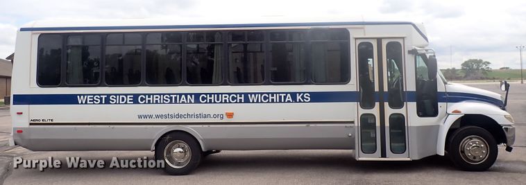 image for item DJ5696 2004 International 3200  shuttle bus