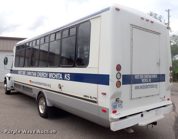 image for item DJ5696 2004 International 3200  shuttle bus