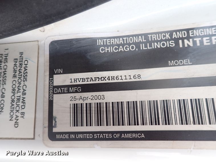 image for item DJ5696 2004 International 3200  shuttle bus