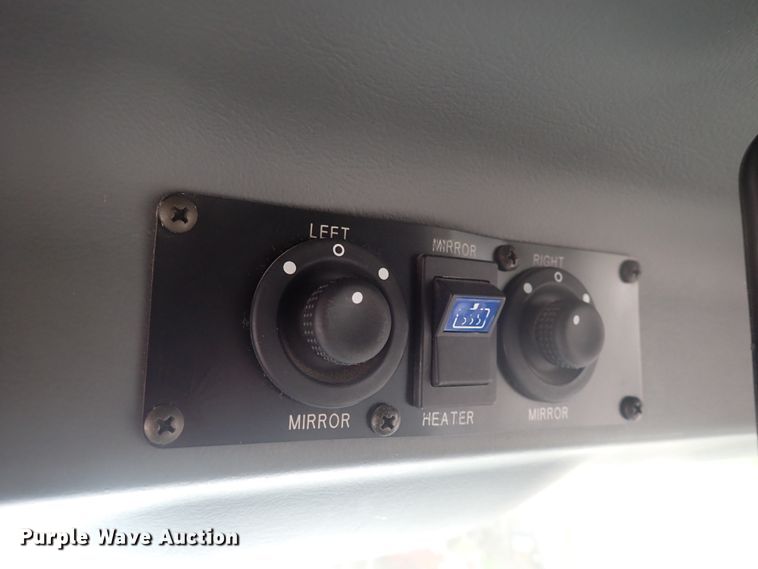 image for item DJ5696 2004 International 3200  shuttle bus