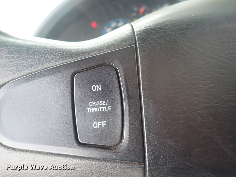 image for item DJ5696 2004 International 3200  shuttle bus