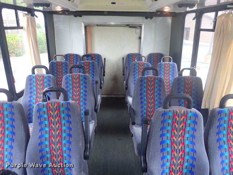 image for item DJ5696 2004 International 3200  shuttle bus