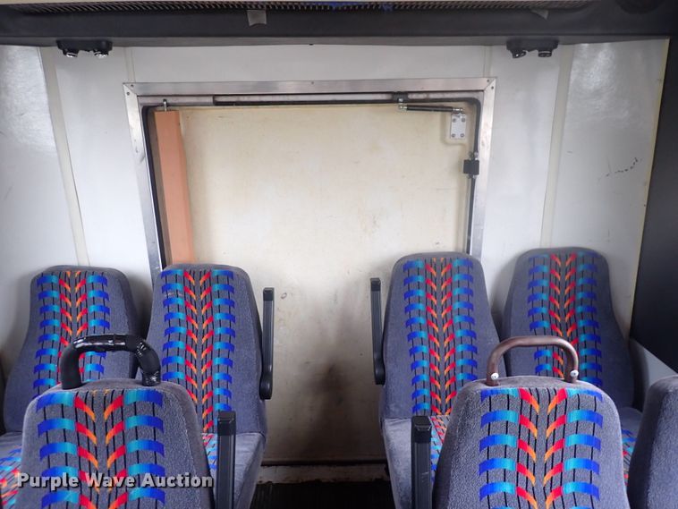 image for item DJ5696 2004 International 3200  shuttle bus