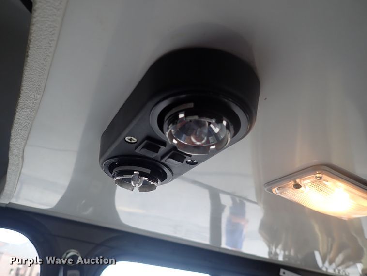 image for item DJ5696 2004 International 3200  shuttle bus