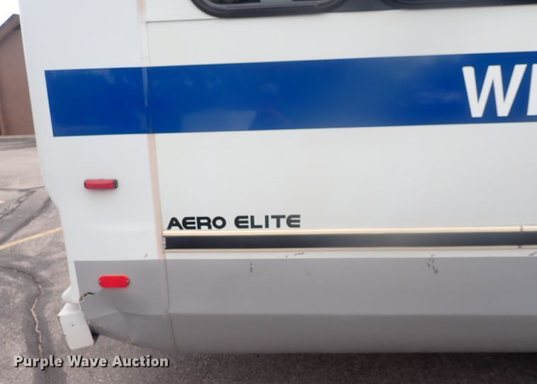 image for item DJ5696 2004 International 3200  shuttle bus