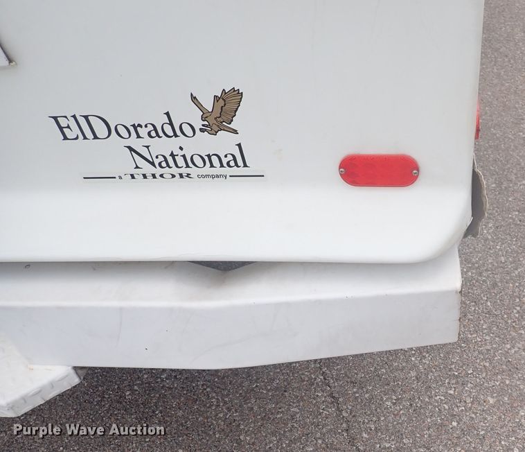 image for item DJ5696 2004 International 3200  shuttle bus