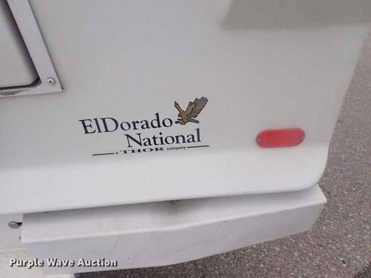 image for item DJ5696 2004 International 3200  shuttle bus