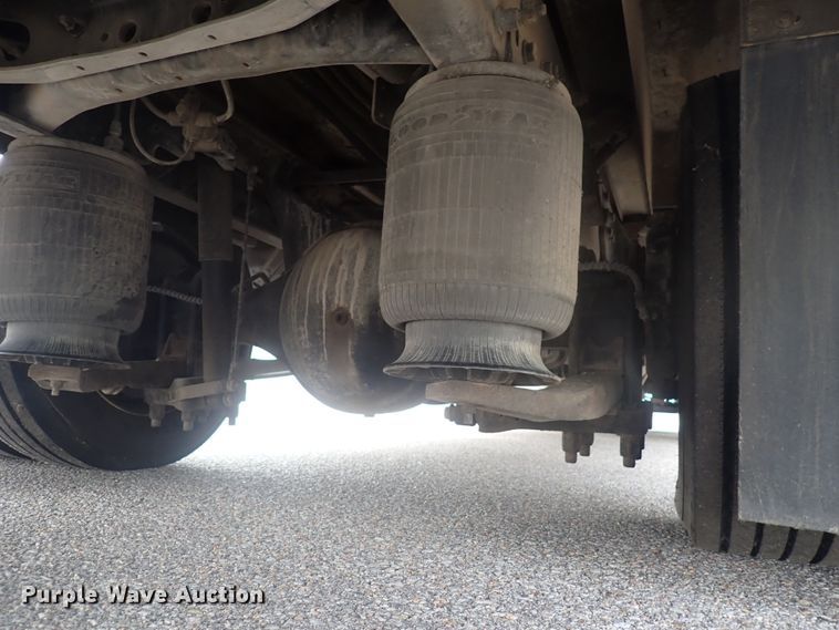 image for item DJ5696 2004 International 3200  shuttle bus