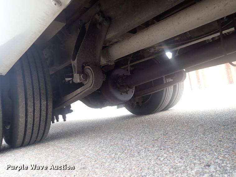 image for item DJ5696 2004 International 3200  shuttle bus