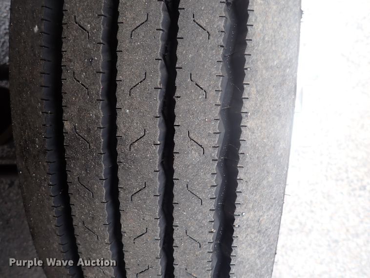 image for item DJ5696 2004 International 3200  shuttle bus