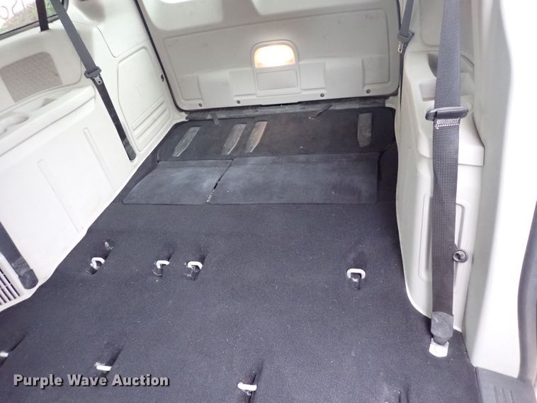 image for item DJ5743 2013 Dodge Grand Caravan  van