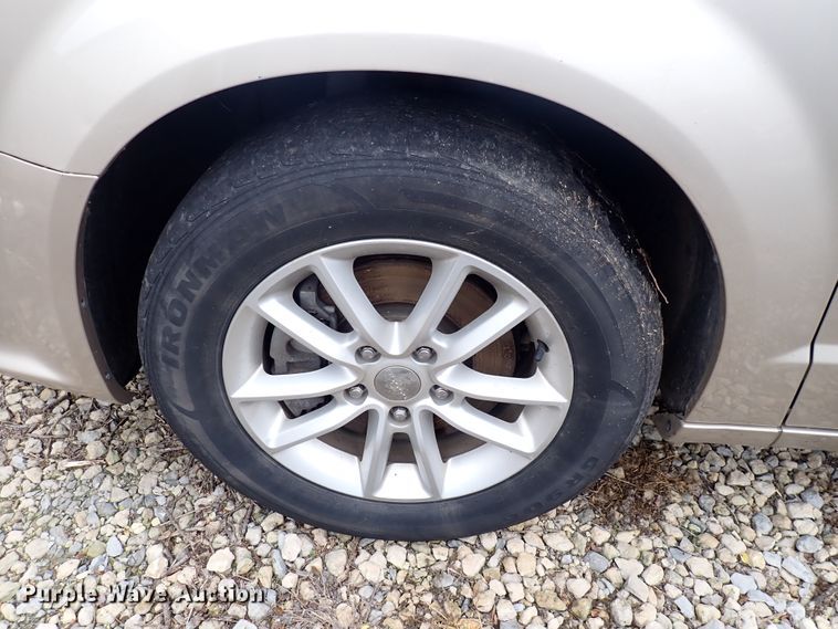 image for item DJ5743 2013 Dodge Grand Caravan  van