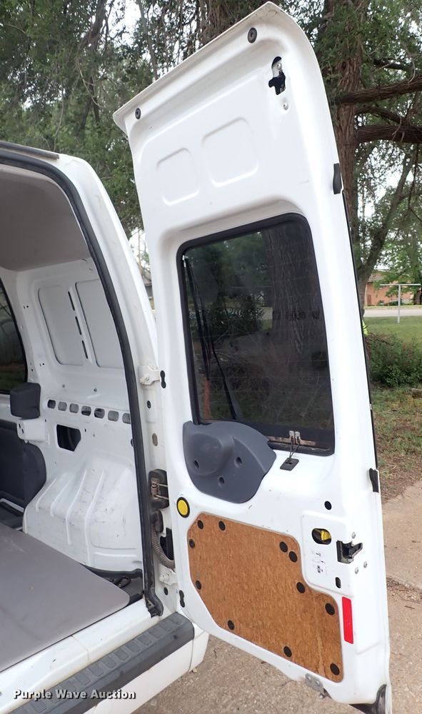 image for item DJ5745 2013 Ford Transit Connect  van