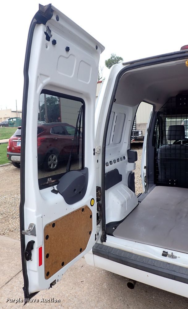 image for item DJ5745 2013 Ford Transit Connect  van