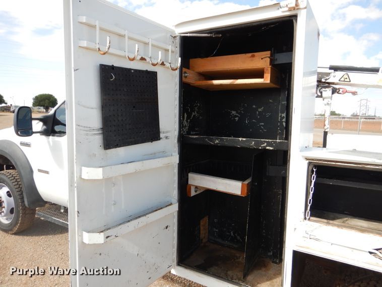 image for item DJ8846 2007 Ford F550 Super Duty  SuperCab utility / service truck