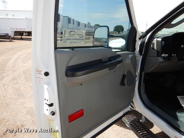 image for item DJ8846 2007 Ford F550 Super Duty  SuperCab utility / service truck