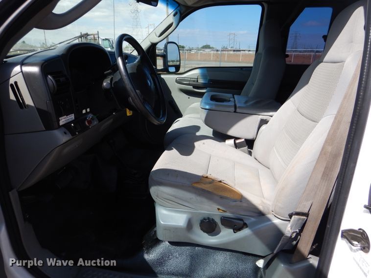 image for item DJ8846 2007 Ford F550 Super Duty  SuperCab utility / service truck