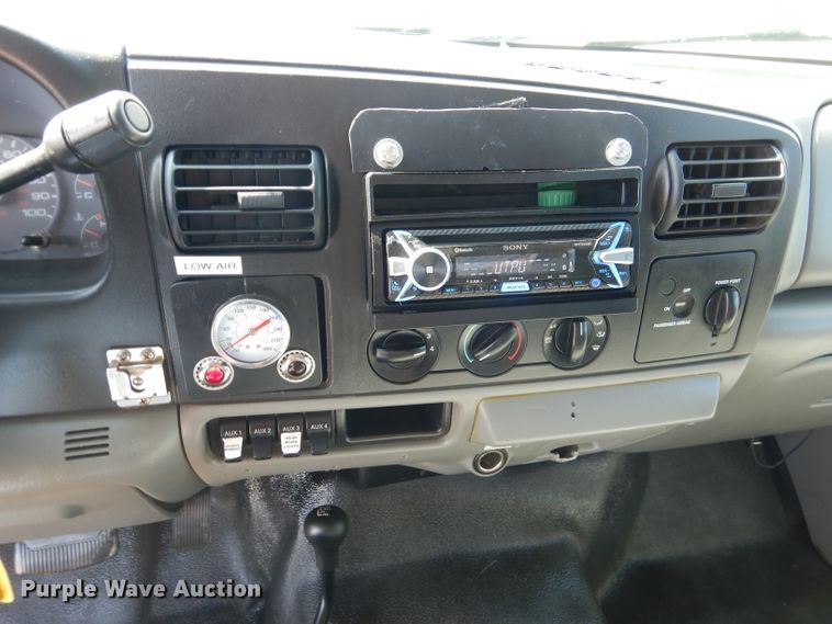 image for item DJ8846 2007 Ford F550 Super Duty  SuperCab utility / service truck