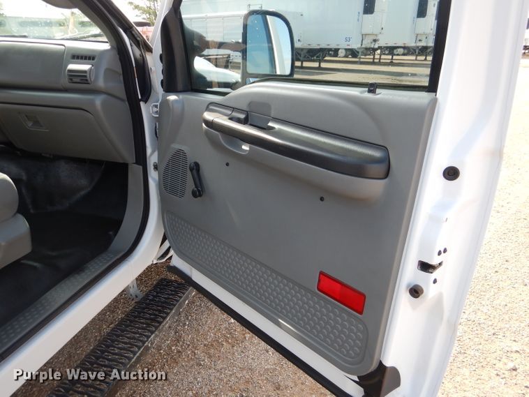 image for item DJ8846 2007 Ford F550 Super Duty  SuperCab utility / service truck