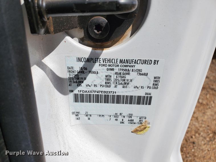 image for item DJ8846 2007 Ford F550 Super Duty  SuperCab utility / service truck