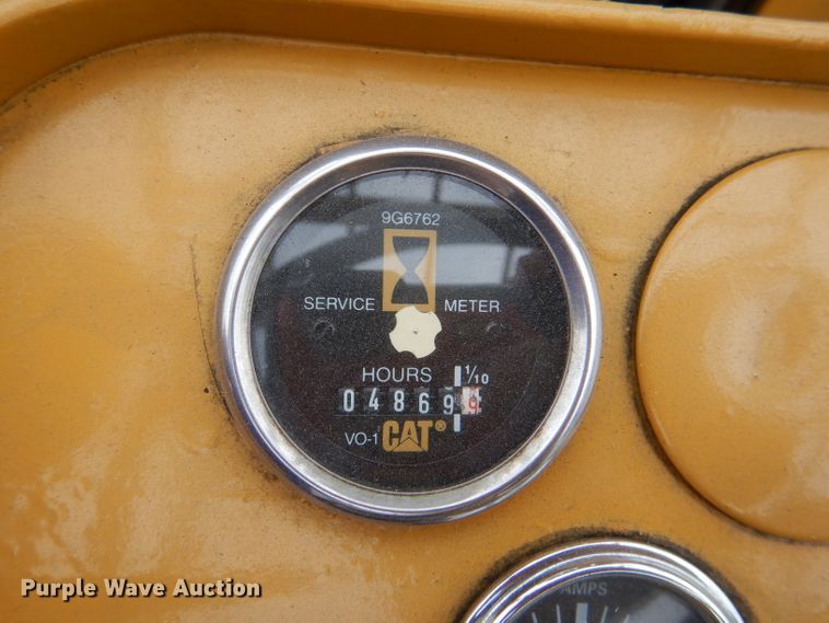 image for item DL8104 Caterpillar 422S  forklift