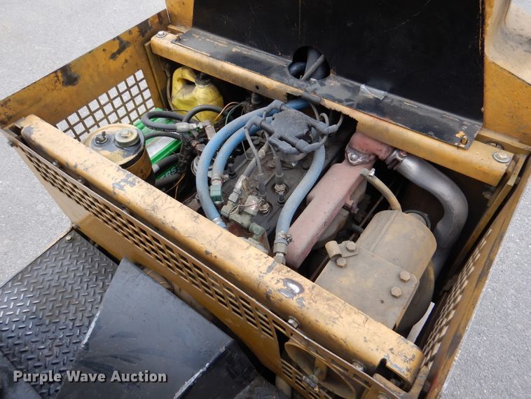 image for item DL8104 Caterpillar 422S  forklift