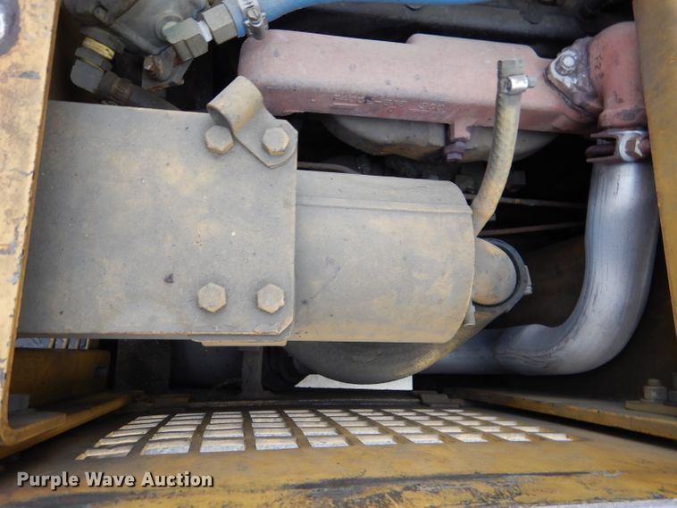 image for item DL8104 Caterpillar 422S  forklift