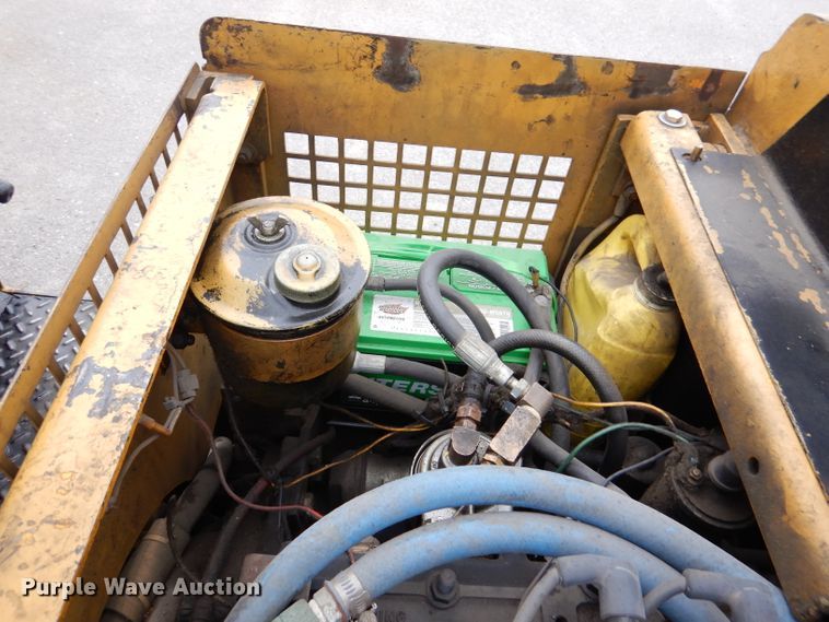 image for item DL8104 Caterpillar 422S  forklift