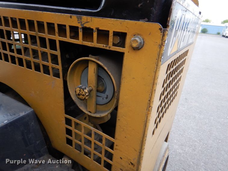 image for item DL8104 Caterpillar 422S  forklift