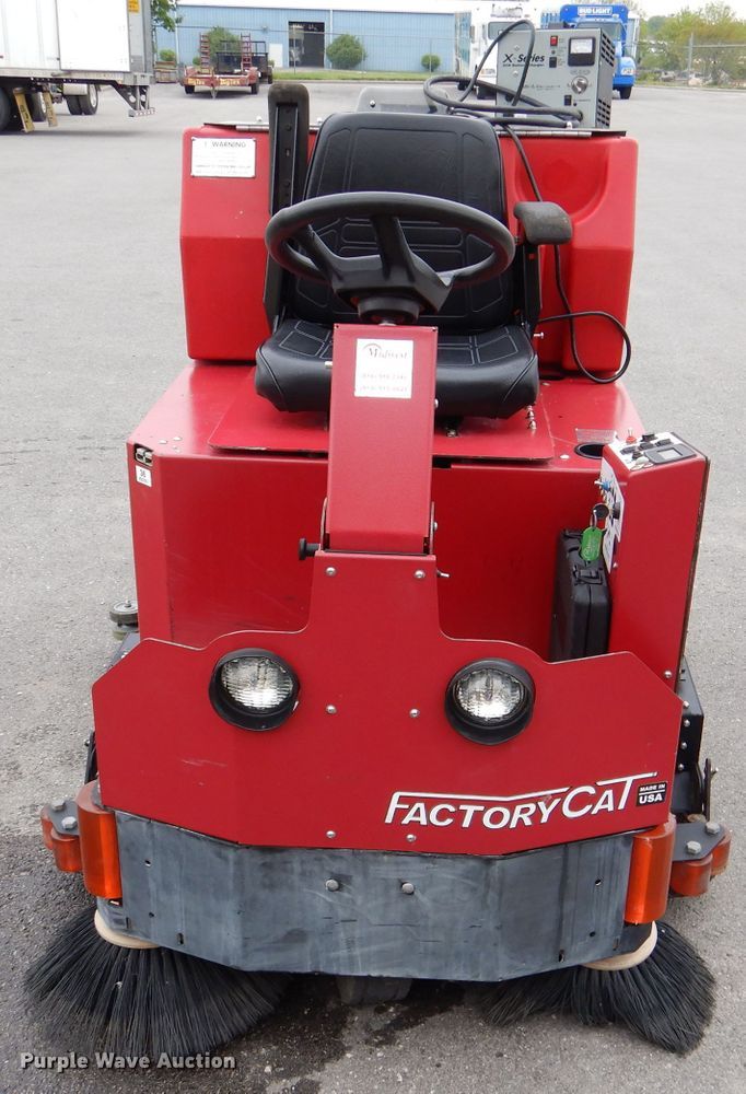 image for item DL8105 Factory-cat 46-C floor scrubber