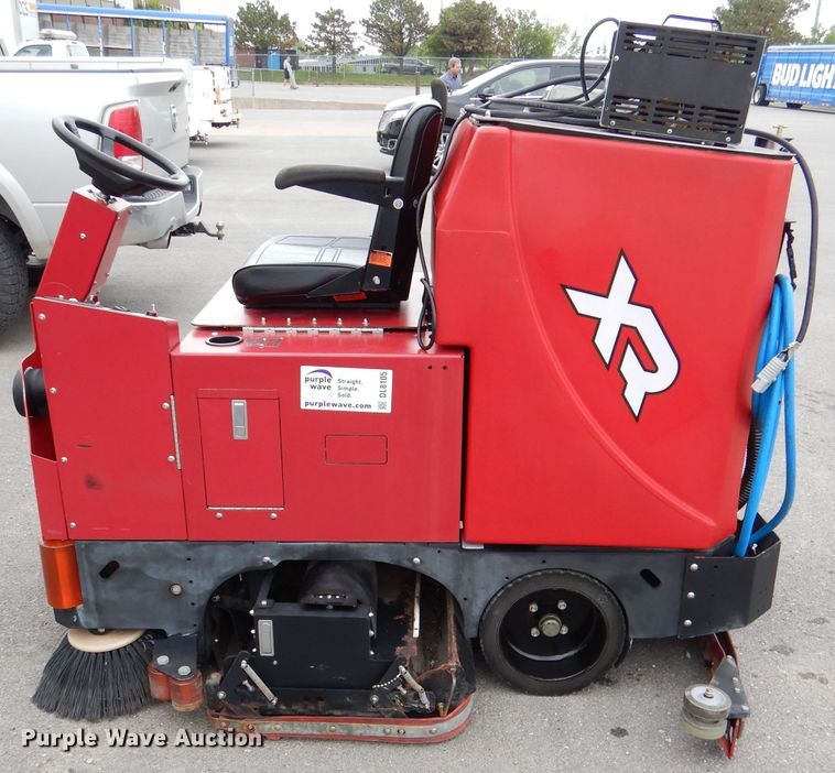 image for item DL8105 Factory-cat 46-C floor scrubber